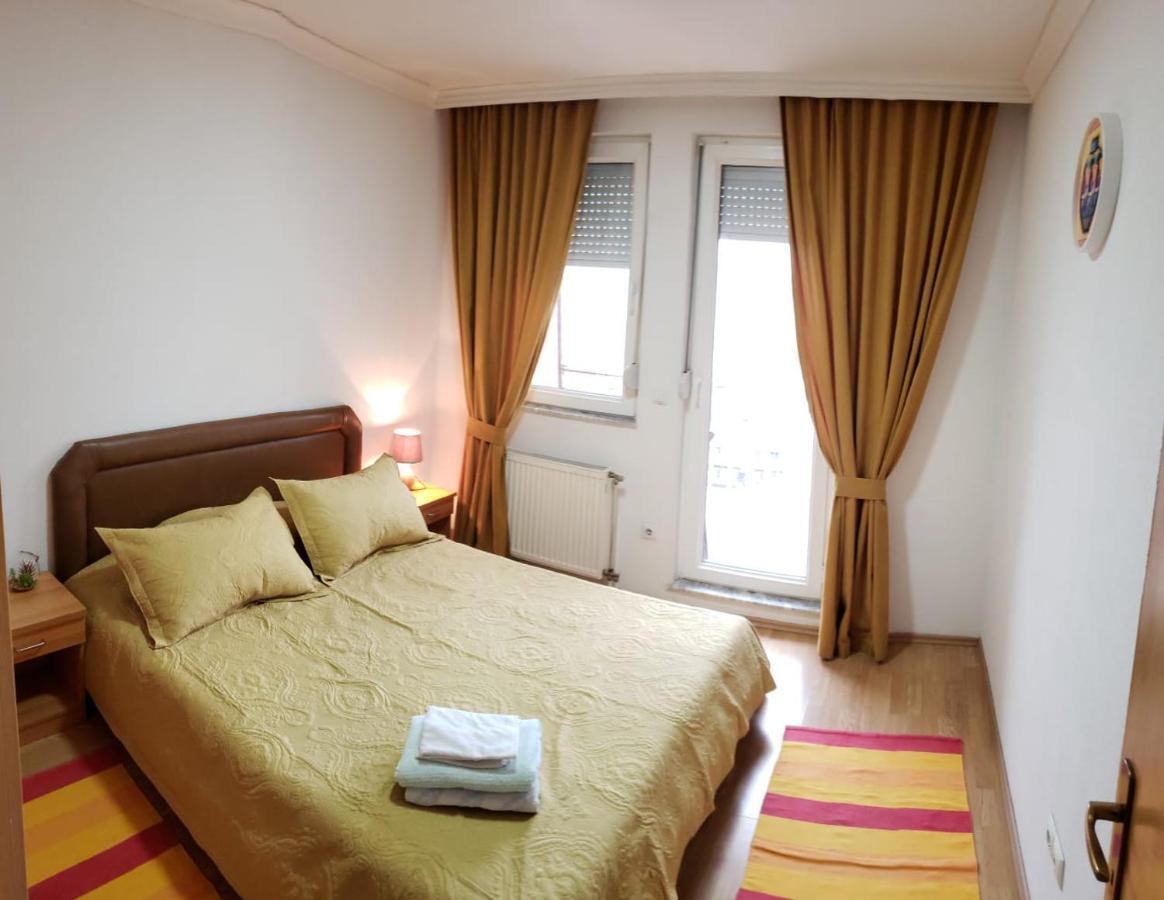 Gorgeous Apartment With City View In The City Center Pristina Exterior foto