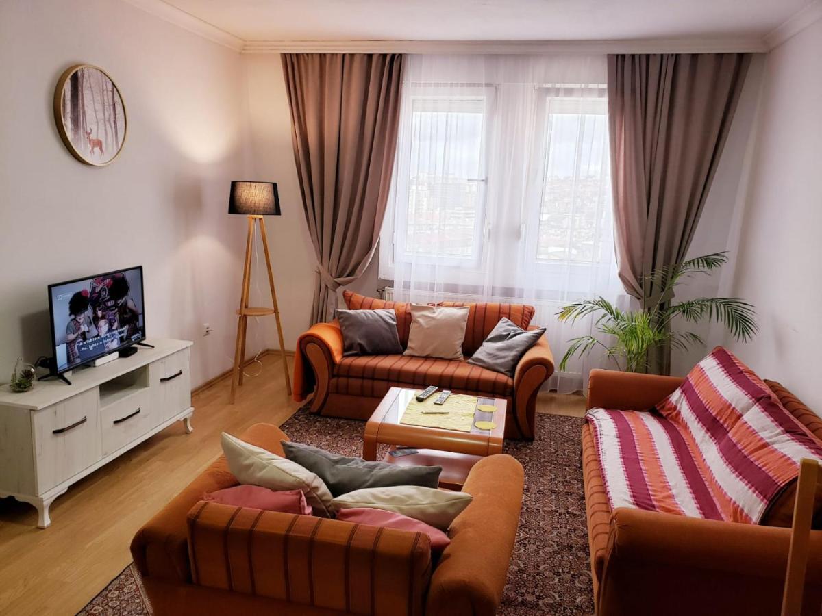 Gorgeous Apartment With City View In The City Center Pristina Exterior foto